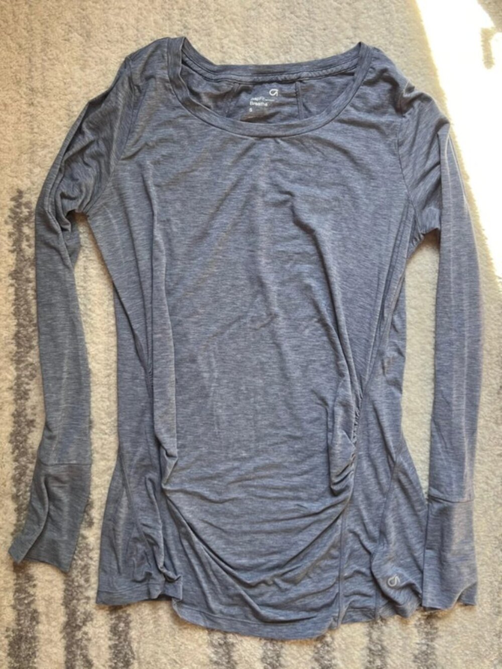 Gap Maternity blue long sleeve workout top Size S